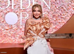 ส้มโอ-ธัญรัศม์ ร่วมเฉิดฉายเดินพรมแดงในงาน Golden Globe Awards ครั้งที่ 83 ณ มหานครลอสแอนเจลิส