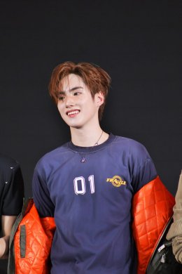 Crocs สร้างปรากฏการณ์ครั้งยิ่งใหญ่! นำเสนอ 3 ดีไซน์ไอคอนิก พร้อมดึง 'BUS because of you i shine' นั่งแท่นแบรนด์แอมบาสเดอร์กลุ่มแรกในไทย แท็กทีมเสิร์ฟลุคเท่ในงาน CROCBAND TAKES THE STAGE!