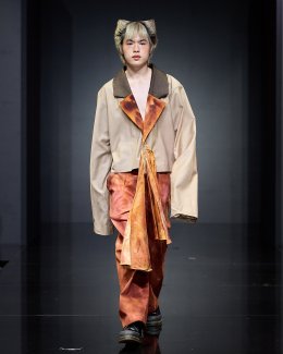 หนุ่มหล่อบ้าน White Music ยกทีมขึ้นรันเวย์! หล่อสะเทือน BIFW 2025