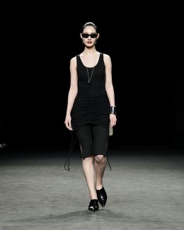 ELLE Fashion Week 2025 วันที่สองลุกเป็นไฟ! มิว ศุภศิษฏ์ - พอลล่า - เดียร์น่า - วุ้นเส้น - จูเน่  ไอซ์ พาริส นำทีมสายแฟร่วมชมโชว์สุดปังท่ามกลางแสงแฟลช