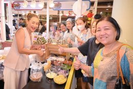 'รถเมล์ คะนึงนิจ' ร่วมฉลองวันแม่ เชิญชวนแม่ลูกมา "ชีทเดย์" ใน "งานลิ้นติดโปรแฟร์"