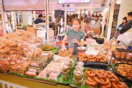 'รถเมล์ คะนึงนิจ' ร่วมฉลองวันแม่ เชิญชวนแม่ลูกมา "ชีทเดย์" ใน "งานลิ้นติดโปรแฟร์"