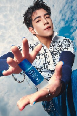 Vaseline® เปิดตัว "วาสลีนสติ๊ก" Beauty Essential ชิ้นใหม่ พร้อมชวน GELBOYS มา "Twist. Swipe. Go." หมุน ปาด ให้ผิวพร้อมไปต่อ