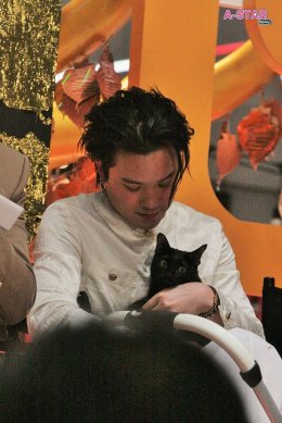 Netflix เปิดตัวซีรีส์ "สาธุ ๒" จัดใหญ่ "สาธุแฟร์" เชิญชวนเหล่ากัลยาณมิจ ร่วมเมกะโปรเจ็กต์ฟอกบุญครั้งใหม่ที่เดิมพันด้วยชีวิต พร้อมสั่นสะเทือนวงการศรัทธาและเครือข่ายอำนาจท้องถิ่นแล้ว 4 ธันวาคมนี้ที่ Netflix เท่านั้น!