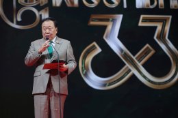 สีสันพรมแดง สุพรรณหงส์ครั้งที่ 33 ประจำปี 2567 คนบันเทิงรุ่นใหญ่-รุ่นเล็กยกทัพเช็คอินร่วมงานคึกคัก