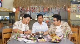 "หนุ่มแท่ง อารามทัวร์" พาไหว้พระพุทธรูปศักดิ์สิทธิ์คู่เมืองพัทยา ชิมอาหารทะเลรสเด็ด ระดับมิชลิน