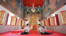 "หนุ่มแท่ง อารามทัวร์" พาไหว้พระพุทธรูปศักดิ์สิทธิ์คู่เมืองพัทยา ชิมอาหารทะเลรสเด็ด ระดับมิชลิน