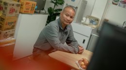 ตัวอย่างแรก "อีแหล่ แอรี่ เกาหลี โอปป้า" แรง! ทะลุ 12 ล้านวิว เผยโปสเตอร์หลัก 'สแน็ก-ฮง' นำทีมโรแมนติก 'หม่ำ-ม้าม่วง-ลาล่า-แพร' แท็กทีมป่วน