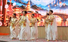 ไทยเจียระไน กรุ๊ป จัดงานไหว้พระจันทร์ พร้อมเซ็นสัญญา 'อาม่าอุษา-แต้ว ณฐพร' ร่วมทัพธุรกิจไทย-จีน
