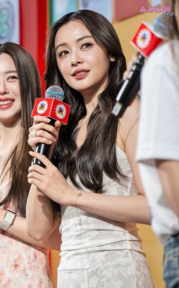 'อุ้ม - แบม' มอบความสุข&ชวนแฟนๆ ร่วมกินช้อปกันที่งาน "แจ๋วแซ่บเฟ่อร์"