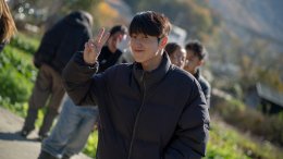 ตัวอย่างแรก "อีแหล่ แอรี่ เกาหลี โอปป้า" แรง! ทะลุ 12 ล้านวิว เผยโปสเตอร์หลัก 'สแน็ก-ฮง' นำทีมโรแมนติก 'หม่ำ-ม้าม่วง-ลาล่า-แพร' แท็กทีมป่วน