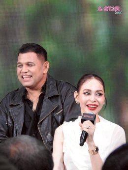 อั๊ยยะลังก๊ะ! Netflix ยกรถไฟเมืองคอนมาไว้กลางเมืองกรุง ชวนตีตั๋วเที่ยวแรกสู่อภิมหาภาพยนตร์ครบรส "เขาชุมทอง คะนองชุมโจร" พร้อมระเบิดภูเขาเผากระท่อม 21 สิงหาคมนี้ที่ Netflix เท่านั้น!