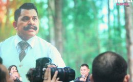 อั๊ยยะลังก๊ะ! Netflix ยกรถไฟเมืองคอนมาไว้กลางเมืองกรุง ชวนตีตั๋วเที่ยวแรกสู่อภิมหาภาพยนตร์ครบรส "เขาชุมทอง คะนองชุมโจร" พร้อมระเบิดภูเขาเผากระท่อม 21 สิงหาคมนี้ที่ Netflix เท่านั้น!