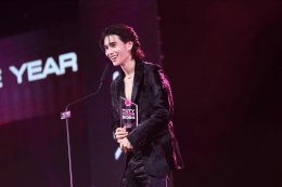 "เจฟ ซาเตอร์" ศิลปินชายแห่งยุค กวาดรางวัลใหญ่จาก  "The Guitar Mag Awards 2025" และ "TOTY MUSIC AWARDS" ตอกย้ำความสำเร็จตลอดปีที่ผ่านมา!