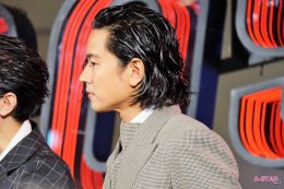 'ใบเฟิร์น-ต่อ-ปอร์เช่' นำทีมเดินพรมแดงเปิดตัวภาพยนตร์แอ็กชั่นไทยรสชาติใหม่จาก Netflix พร้อมถ่ายทอดเรื่องราวความรัก-ความเสียสละ ใน "เลือดรัก นักฆ่า" รับชมได้แล้ววันนี้ ที่ Netflix เท่านั้น! 