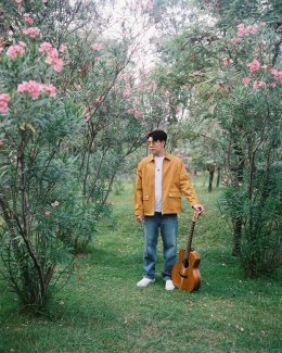 "แม่คุณเอ๋ย (Mother May I)" เพลงใหม่เอี่ยม ดนตรีใสกิ๊ก จาก "เบ๊บภูมิ" Babepoom กับปฏิบัติการจีบสาวครั้งสำคัญ ที่จะทำให้สำเร็จต้องเข้าทางแม่ 