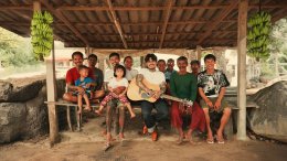 เล็ก รัชเมศฐ์ ชวนรื้อฟื้นความทรงจำไปกับเพลง "อบอวล" ส่งท้ายอัลบั้มเพลงประกอบชีวิต