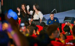 'ฟรีน - เบ็คกี้' ร่วมลุ้นพร้อมแฟนคลับ นาทีเป็นนาทีตาย หมวดลมสติแตก ข้ามเส้น หรือ ถอยห่าง ในกิจกรรม "เสน่หาวาโย EPISODE 4 PREMIERE"