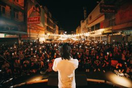 ปิดอัลบั้มแรกสุดอบอุ่น! "เล็ก รัชเมศฐ์" จัดแฟนมีตที่บ้านเกิดเพชรบุรี แฟนเพลงร่วมงานกว่า 3,000 คน