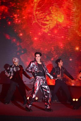 'ปีเตอร์แพน-ทัศน์พล' จัดแฟนมีตฉลองวันเกิดในไทยครั้งแรก เสิร์ฟครบทุกโมเมนต์สุดประทับใจ