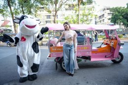 สวยสับฉบับตัวมารดา! 'แม่เจ็ง-เซย่า' แท็กทีมอวดผิวออร่าท้าแดด นั่งแท่นพรีเซนเตอร์ "กันแดด" นวัตกรรมใหม่ที่ไม่ได้มีดีแค่กันยูวี!