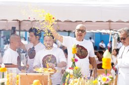'บั้งไฟ ฟิล์ม' บวงสรวงหนังใหม่ "เสือหอน มังกรหาว" รวมพลตลกคาเฟ่ระดับตำนาน 'หม่ำ-จตุรงค์-โน้ต-เป็ด-นุ้ย' 