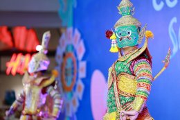 โมเมนต์ประวัติศาสตร์! ตอกย้ำสงกรานต์ไทยขึ้นแท่นเทศกาลโลก เซ็นทรัลเวิลด์ต้อนรับ Miss World 'โอปอล สุชาตา' ร่วมเล่นน้ำสงกรานต์กับคนไทย-นักท่องเที่ยวนับแสน 