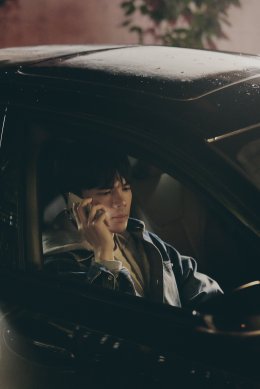 นิกกี้ ณฉัตร อินจัด! น้ำตาแตก ถ่ายทอดความเหงาใน MV "ไม่รู้จะโทรหาใคร" ของ Yes'sir Days