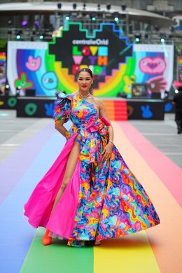 คิกออฟ Pride Month แห่งแรกในไทย! "centralwOrld Love with Pride 2025" รวมศิลปิน-ดารา-อินฟลูฯ กว่า 500 ชีวิต บน Rainbow Runway 100 เมตร หน้าเซ็นทรัลเวิลด์ ฉลอง Pride Month ตลอดเดือนมิถุนายน 