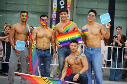 คิกออฟ Pride Month แห่งแรกในไทย! "centralwOrld Love with Pride 2025" รวมศิลปิน-ดารา-อินฟลูฯ กว่า 500 ชีวิต บน Rainbow Runway 100 เมตร หน้าเซ็นทรัลเวิลด์ ฉลอง Pride Month ตลอดเดือนมิถุนายน 