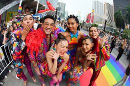คิกออฟ Pride Month แห่งแรกในไทย! "centralwOrld Love with Pride 2025" รวมศิลปิน-ดารา-อินฟลูฯ กว่า 500 ชีวิต บน Rainbow Runway 100 เมตร หน้าเซ็นทรัลเวิลด์ ฉลอง Pride Month ตลอดเดือนมิถุนายน 