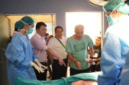 'ตูมตาม' กับข่าวช็อกวงการ!! จากคุณหมอในห้องผ่าตัด สู่นักโทษในห้องขัง เกิดอุบัติเหตุทางการแพทย์อะไรที่ทำให้เขาต้องติดคุก?