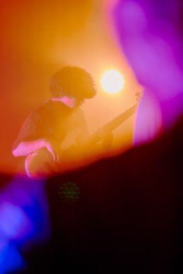 เหนือคำบรรยาย Omoinotake ส่งพลังการแสดงสดสมการรอคอย ใน "Omoinotake One Man Live in Taipei & Bangkok"