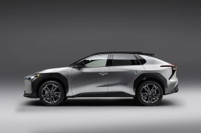 Toyota bZ4X AWD รุ่น 2023 รถยนต์ BEV รุ่นแรกแบรนด์โตโยต้า 