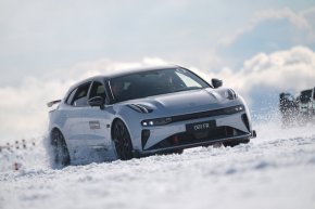 ZEEKR ON ICE 