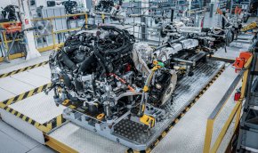 อินไซด์เครื่องยนต์  V8 Hybrid รุ่นใหม่ค่ายเบนท์ลีย์ มอเตอร์ส