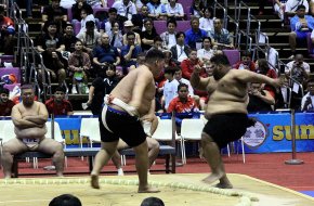 นักกีฬาซูโม่กว่า 400 ชีวิตจาก 40 ประเทศทั่วโลก ร่วมลุยศึกซูโม่ 3 รายการใหญ่ที่สมาคมกีฬาซูโม่แห่งประเทศไทย ได้รับเกียรติจากสหพันธ์ซูโม่นานาชาติให้เป็นเจ้าภาพ 13-14 ก.ย.68