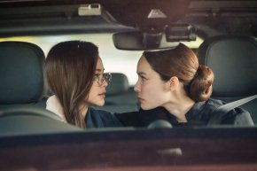 'อิงฟ้า - ชาล็อต' ดัน "นทีร้อยเล่ห์" ฮิตติดเทรนด์ทั่วโลก! EP.2 วุ่นสนั่น ข่าวลือบอสเล็กพนักงานใหม่กุ๊กกิ๊กสะพัดทั่วโรงแรม