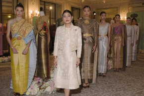 ผ้าไทย popular in  Paris! กรมส่งเสริมวัฒนธรรม กระทรวงวัฒนธรรม จัดกิจกรรม CHUD THAI KNOWLEDGE, CRAFTSMANSHIP AND PRACTICES OF THE THAI NATIONAL COSTUME ณ กรุงปารีส ฝรั่งเศส