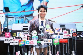 'กัน นภัทร' ฉลองวันคล้ายวันเกิดครบ 36 ปี กับครอบครัวหัวใจสีฟ้า ในงาน "ร้อยพันคาถามาหากัน" GUN NAPAT BIRTHDAY EVENT 