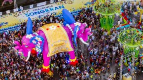 ไอคอนสยาม สาดความสุขไม่พัก จัดเต็มความบันเทิงครบรสริมเจ้าพระยา 'อู่อู๋-เซฟ', 'ริวจิน-แพทจิ', 'DOMUNDI GEN 5' ปล่อยเคมีความจิ้น  เพลินกับลิเกเงินล้าน 'ศรราม น้ำเพชร' และมันต่อเนื่องด้วยมินิคอนเสิร์ต 'New Country