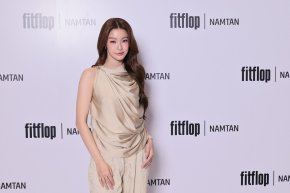 เปิดตัวอย่างเป็นทางการ! 'น้ำตาล-ทิพนารี' ขึ้นแท่นแบรนด์แอมบาสเดอร์ FitFlop พร้อมเผยโฉมคอลเลกชัน Autumn/Winter 2026 ภายใต้แคมเปญ "Nothing Feels Like FitFlop"