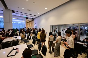 AF 2026 กระแสแรง คนแห่ออดิชั่นแน่นห้าง คิวยาวถึงลานจอดรถ ก่อนปิดท้ายรอบกรุงเทพฯ 3-4 เม.ย. นี้