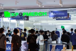 <Ado 5th Anniversary POP-UP STORE in BANGKOK>