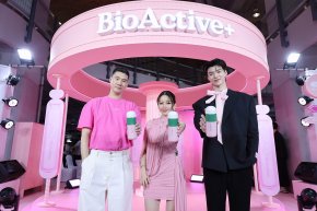 สยามแตก! "มีน นิชคุณ" เสิร์ฟความออร่ากลางเมือง เปิดโลก "BioActive+ Gluta Land" แฟนคลับแห่แน่นเต็มพื้นที่