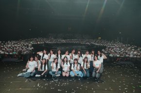 'BNK48 & CGM48' โชว์พลังเจนใหม่กว่า 49 ชีวิตกับคอนเสิร์ตเต็มรูปแบบ พร้อมอำลา 'CGM48' รุ่นที่1 จบการศึกษาน้ำตาท่วมฮอลล์  