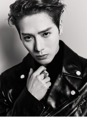 Jackson Wang เปิดตัวเพลงใหม่ "Sex God" กลางรันเวย์ Louis Vuitton Men's FW 2026 ที่ปารีส