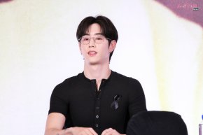 พี่จ๋าเริ่ดเลยล่ะ! 'มาร์ค ต้วน' ทำหัวใจเหล่า 'อากาเซ่' เต้นแรงอีกครั้งกับโมเมนต์สุดพิเศษในงานแถลงข่าวและแฟนไซน์ครั้งแรกในประเทศไทย Shopee x MARK TUAN Silhouette FANSIGN EVENT