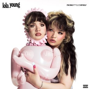 Lola Young ส่งต่อความกล้าในการต่อสู้กับความกลัวในใจผ่านเพลงใหม่ "SPIDERS" รอฟังอัลบั้มใหม่ Im Only F**king Myself วันที่ 19 ก.ย. นี้