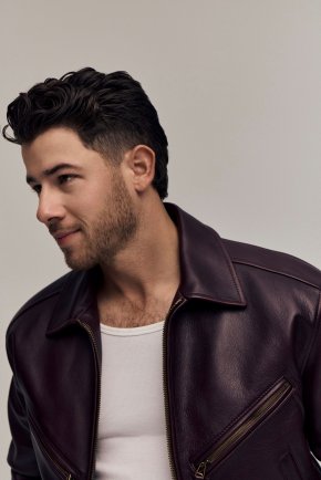 Nick Jonas เตรียมปล่อย Sunday Best อัลบั้มใหม่ในรอบเกือบ 5 ปี ถ่ายทอดตัวตนของเขาอย่างใกล้ชิดและจริงใจกว่าที่เคย ฟังพร้อมกันทั่วโลก 6 ก.พ. 2026